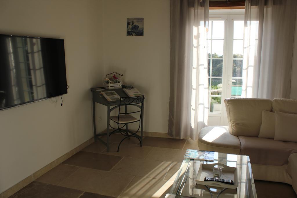 Gite De Bezut Baron  Luaran gambar